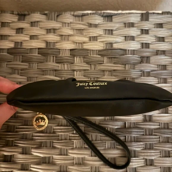 🖤 Juicy Couture Black Wristlet Wallet - Picture 10 of 13